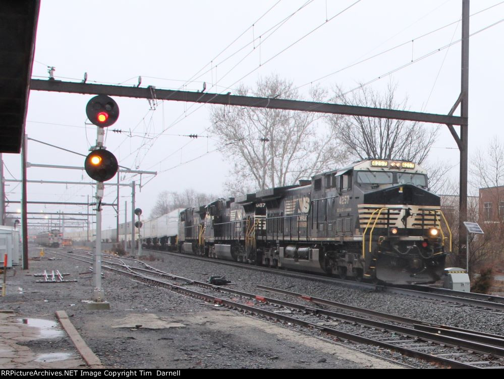 NS 4257 leads detour train X-801